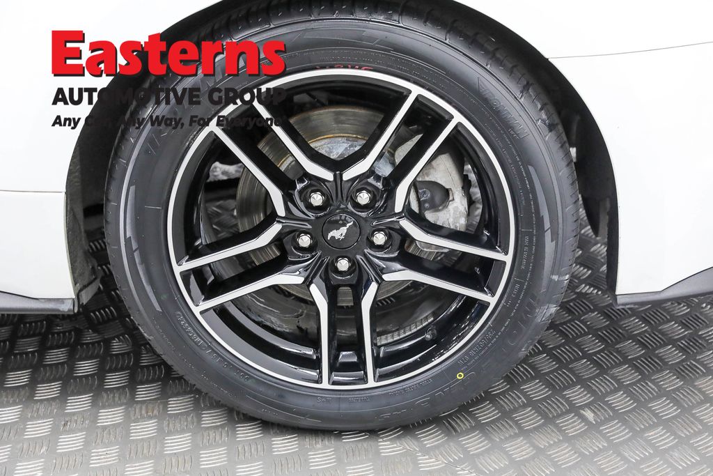 Vehicle image 41 of 60