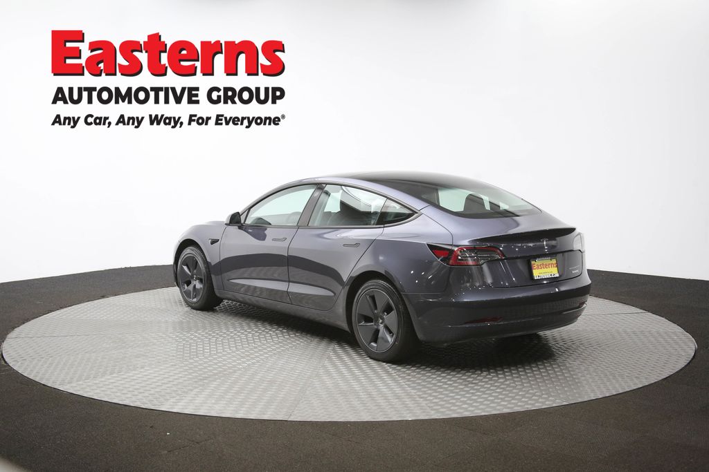 Vehicle image 32 of 60