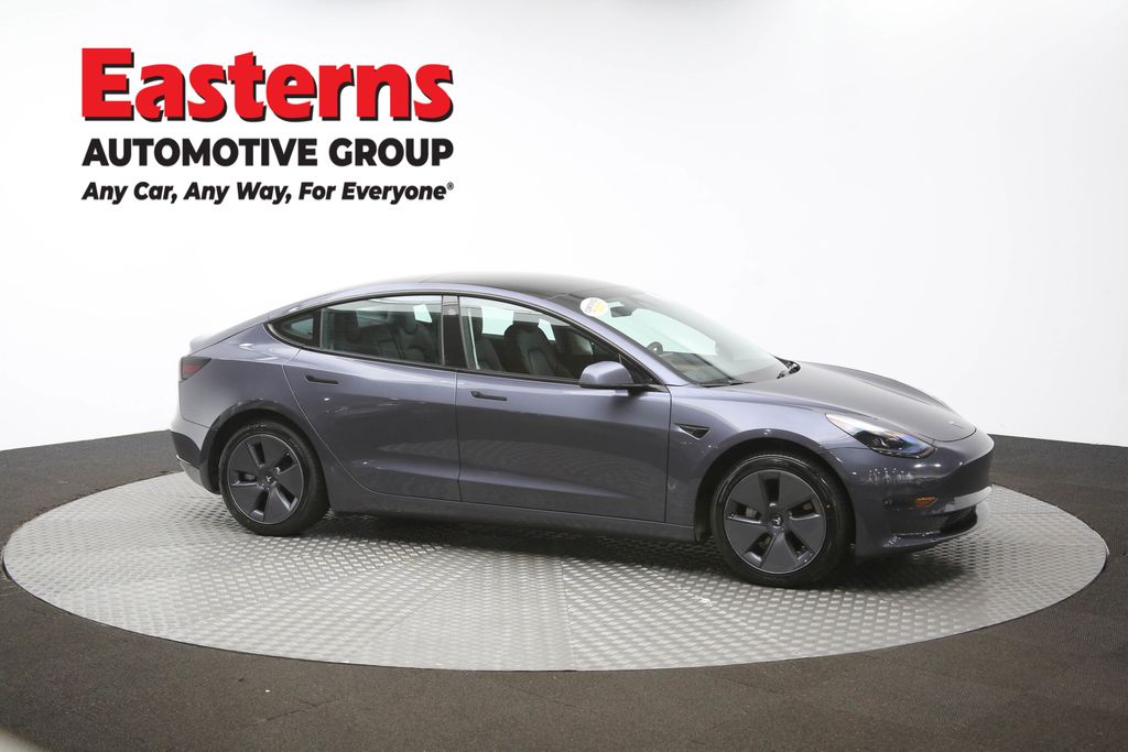 Vehicle image 10 of 60