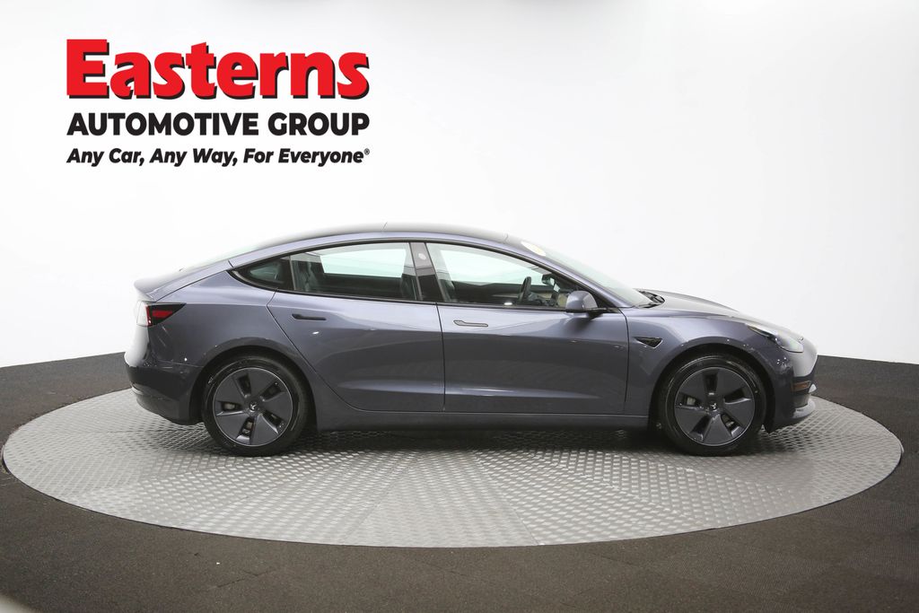 Vehicle image 16 of 60
