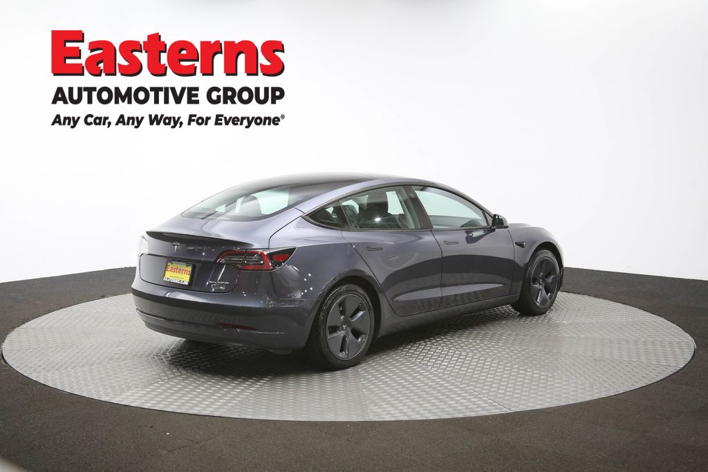 Vehicle image 21 of 60