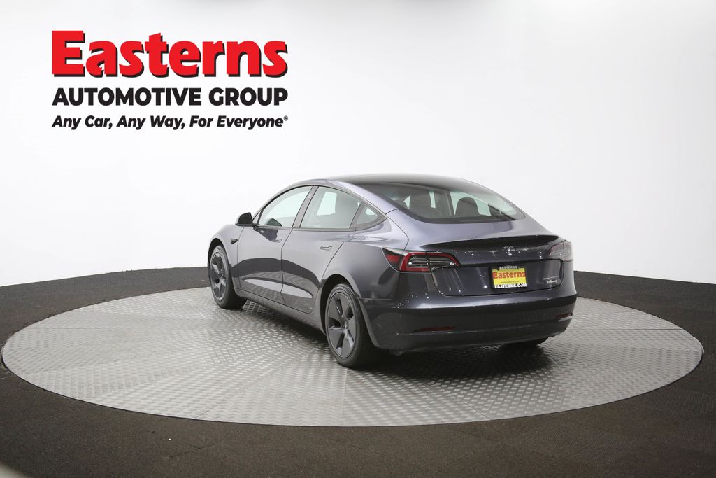 Vehicle image 31 of 60