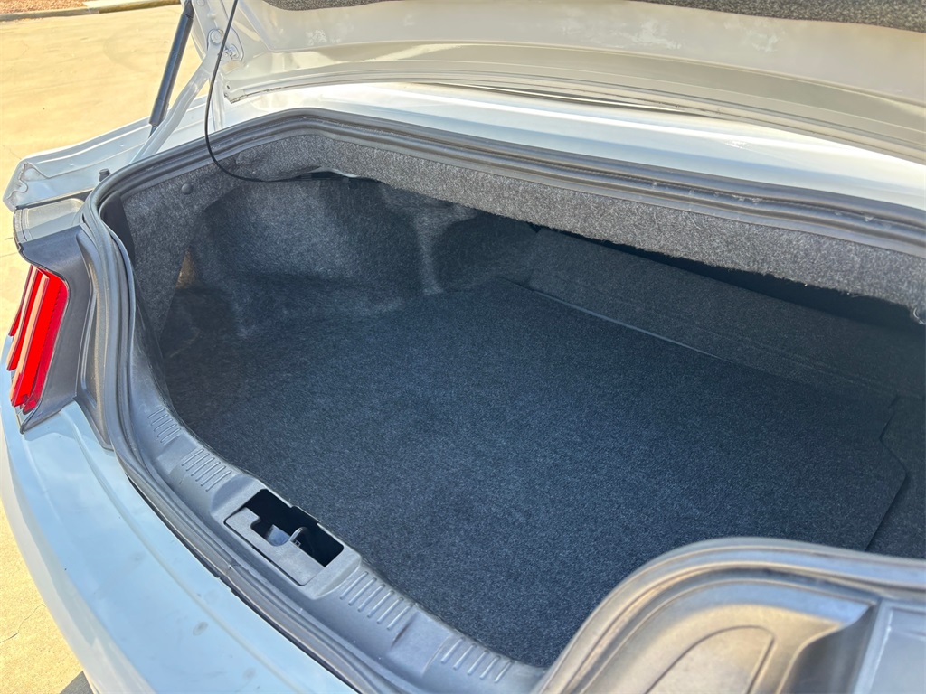 2022 Ford Mustang EcoBoost Premium Image 7 of 30