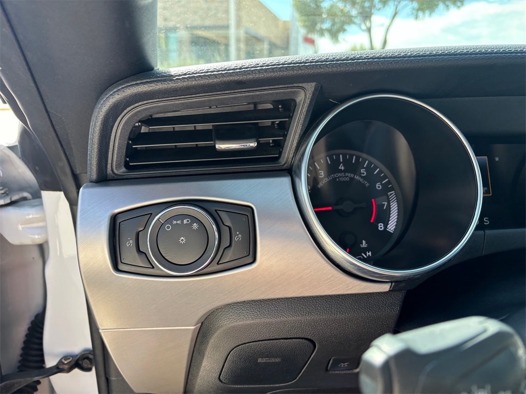 2022 Ford Mustang EcoBoost Premium Image 14 of 30