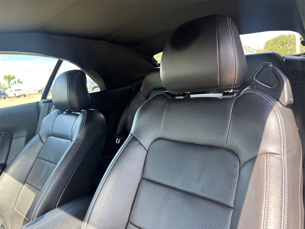 2022 Ford Mustang EcoBoost Premium Image 9 of 30