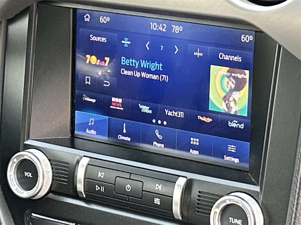 2022 Ford Mustang EcoBoost Premium Image 19 of 35