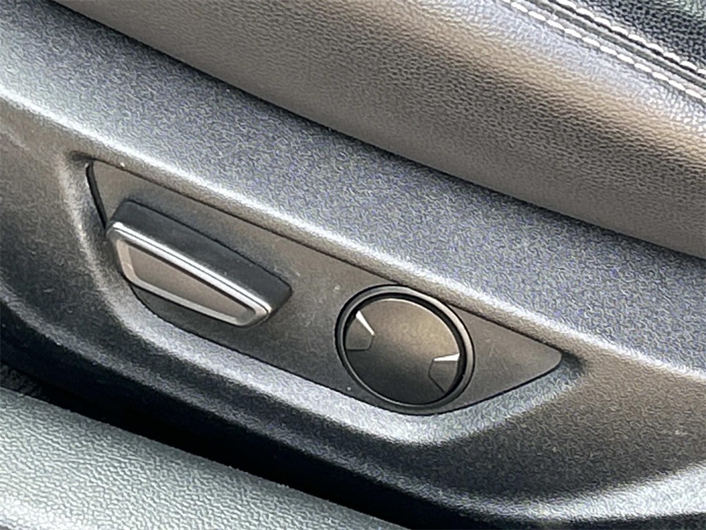 2022 Ford Mustang EcoBoost Premium Image 23 of 35