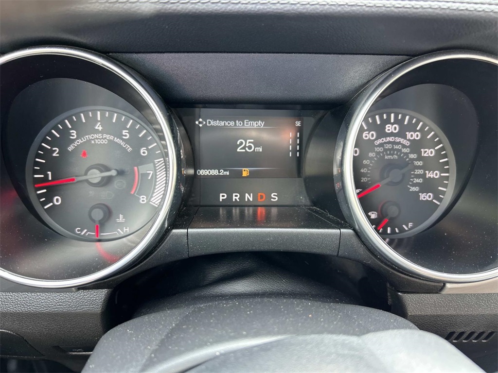 2022 Ford Mustang EcoBoost Premium Image 17 of 35