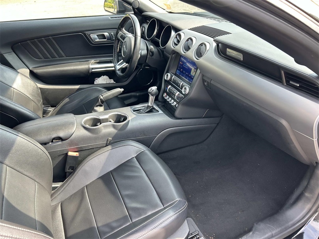 2022 Ford Mustang EcoBoost Premium Image 16 of 35