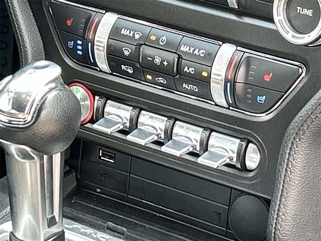 2022 Ford Mustang EcoBoost Premium Image 30 of 35