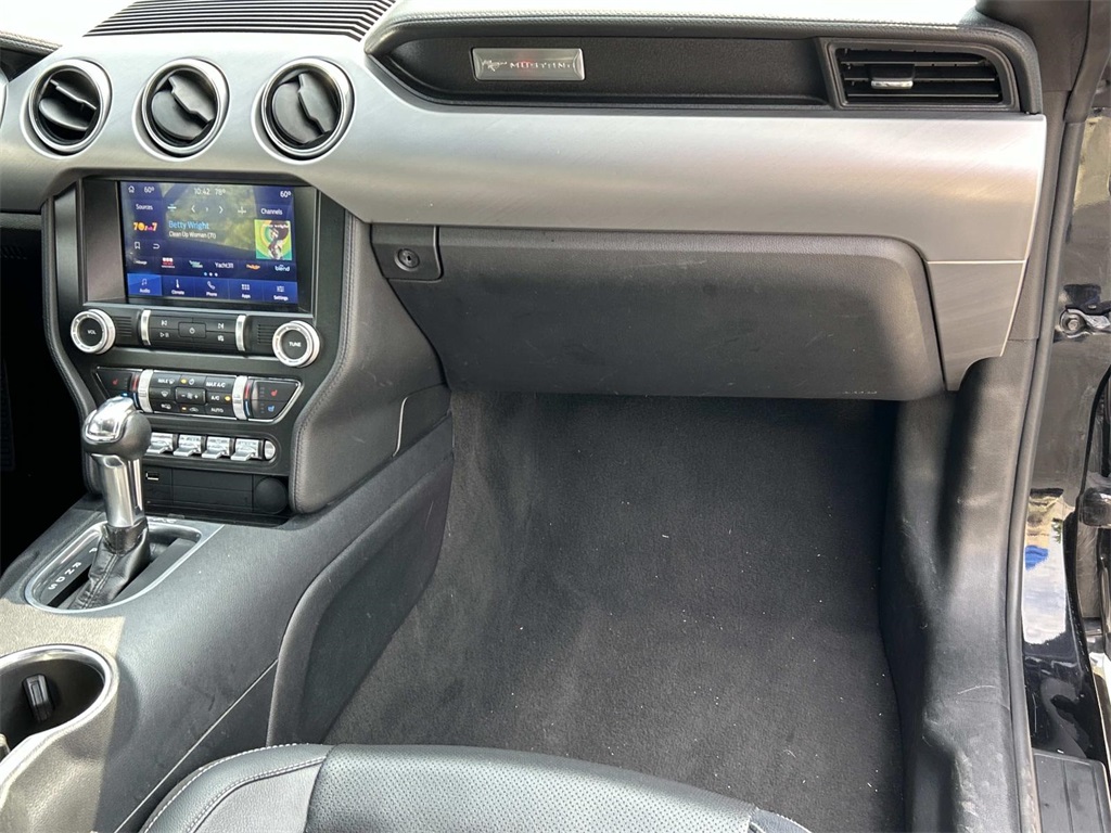 2022 Ford Mustang EcoBoost Premium Image 15 of 35