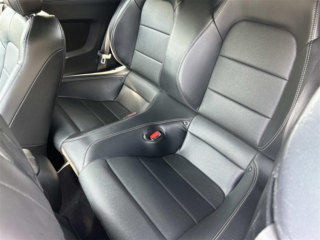 2022 Ford Mustang EcoBoost Premium Image 12 of 35