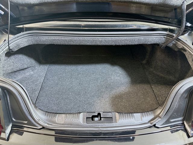 2022 Ford Mustang EcoBoost Premium Image 13 of 31