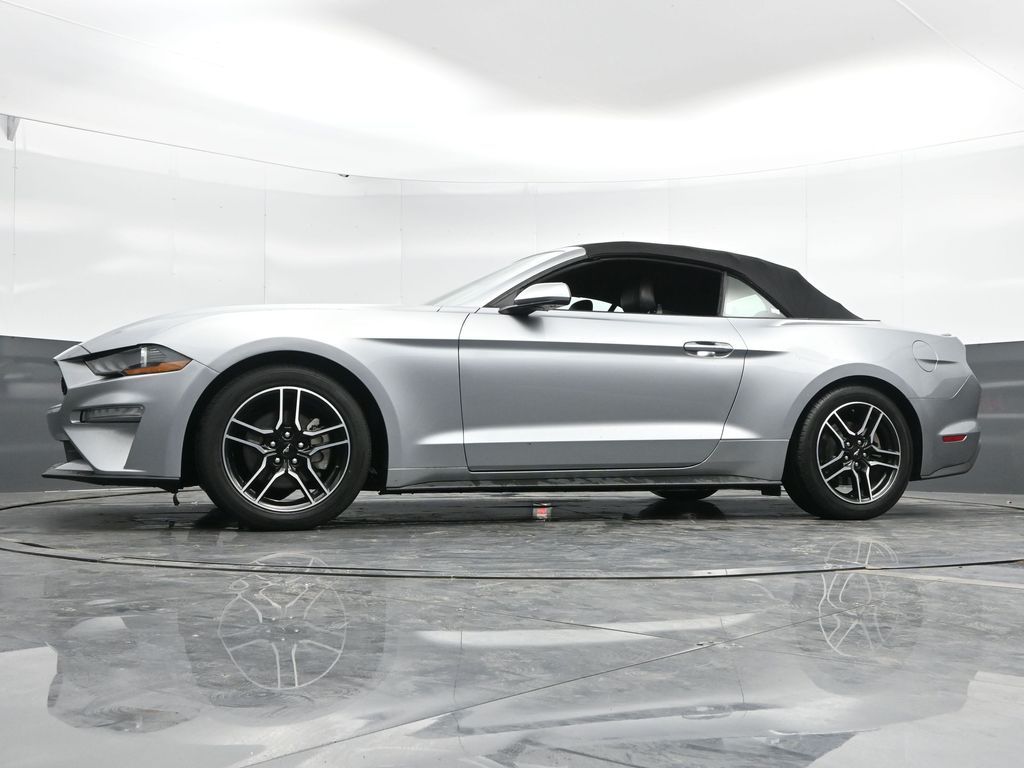 Vehicle image 21 of 50
