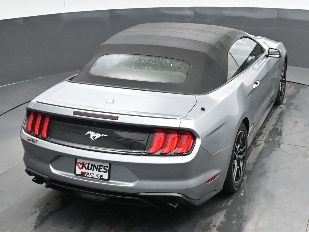 Vehicle image 10 of 50