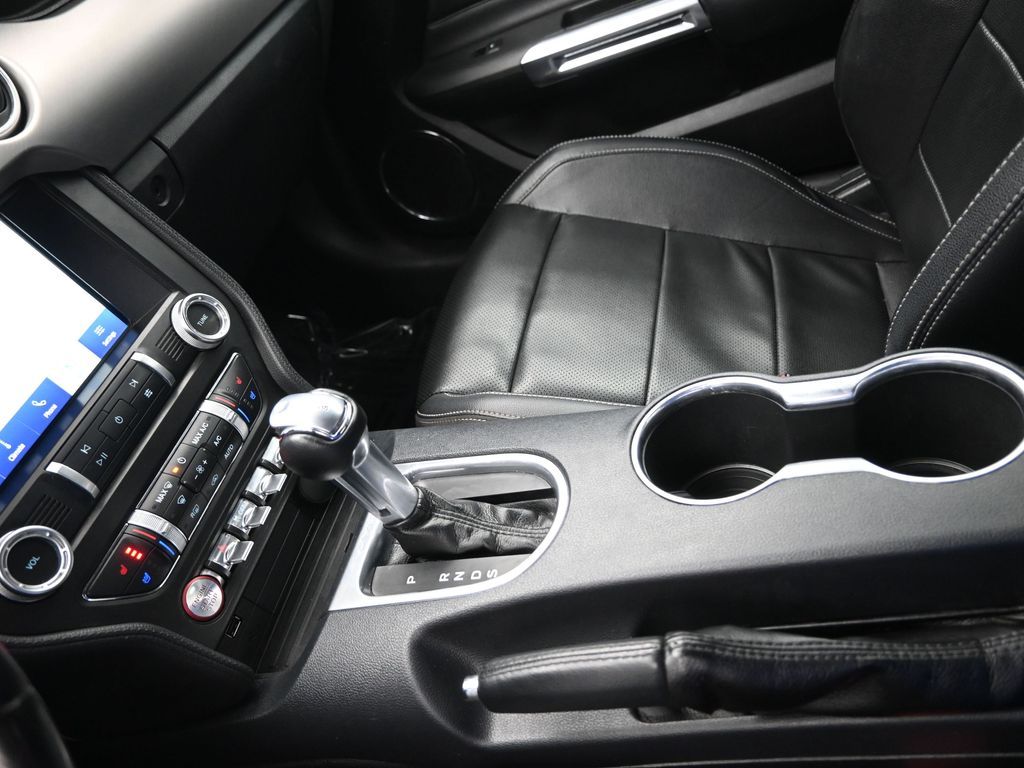 Vehicle image 33 of 50
