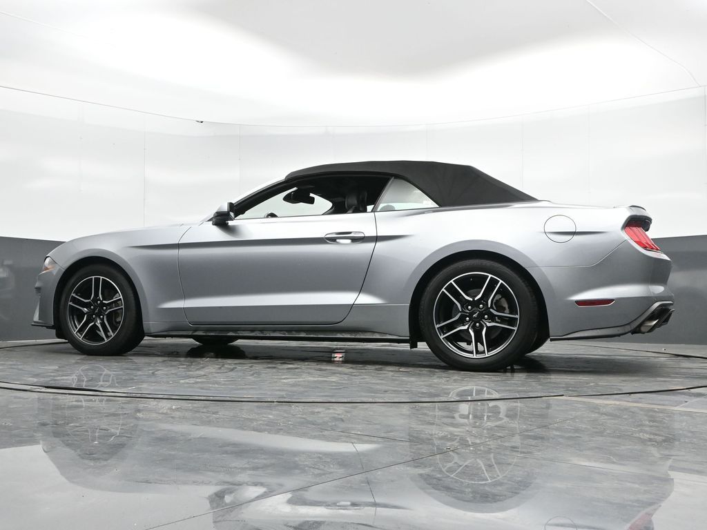 Vehicle image 22 of 50