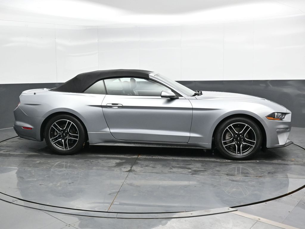 Vehicle image 4 of 50