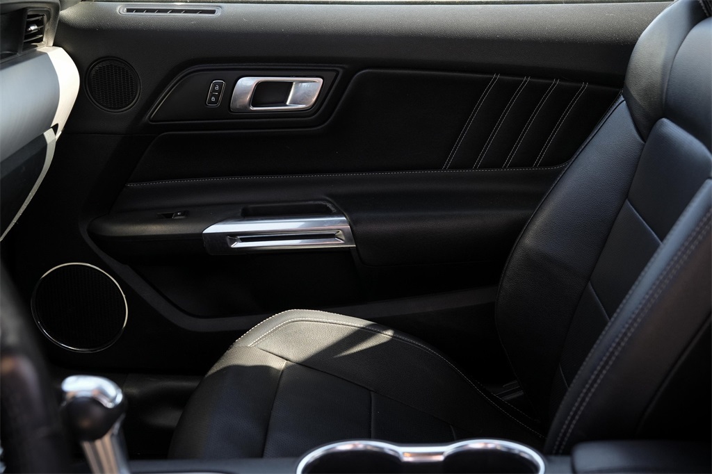 2022 Ford Mustang EcoBoost Premium Image 27 of 30