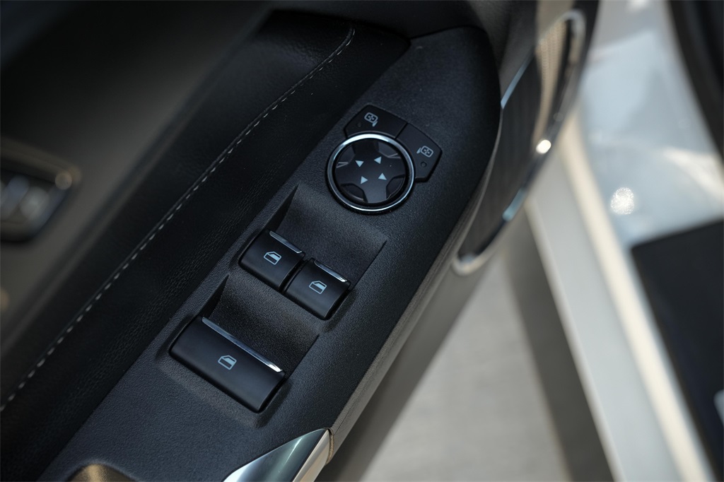 2022 Ford Mustang EcoBoost Premium Image 26 of 30