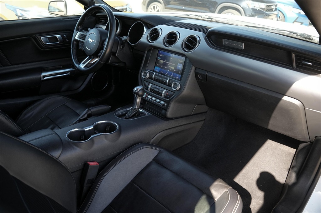 2022 Ford Mustang EcoBoost Premium Image 16 of 30