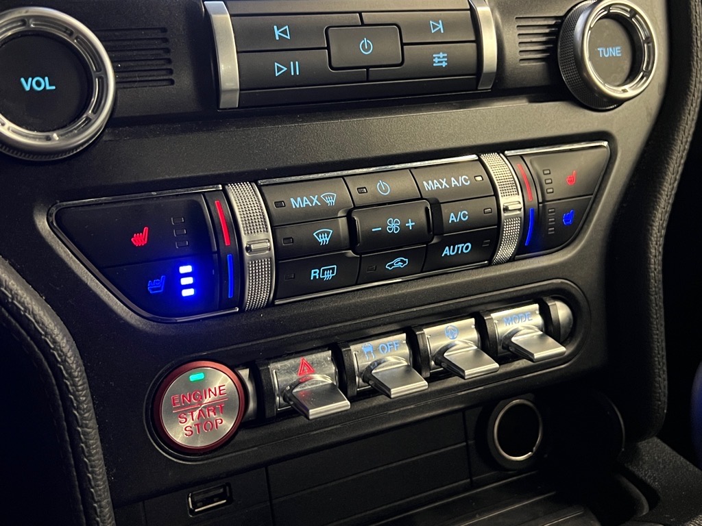 Vehicle image 15 of 22