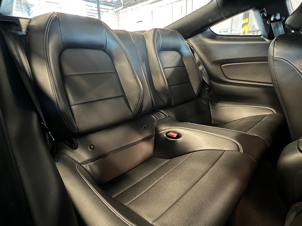 Vehicle image 19 of 22