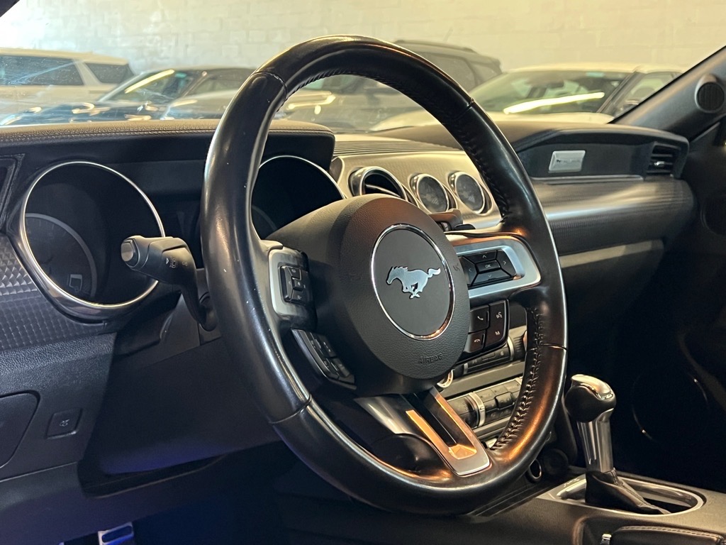 Vehicle image 9 of 22