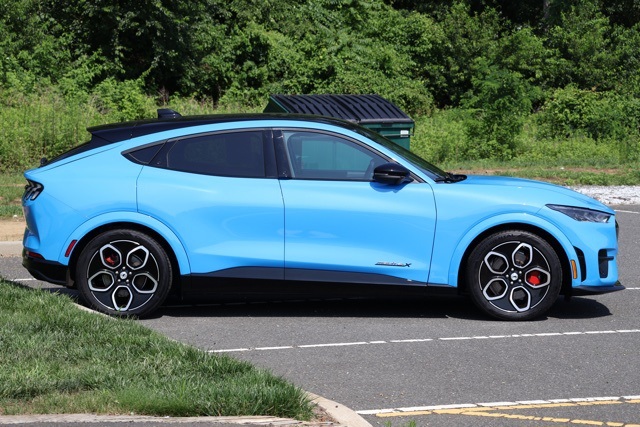 Vehicle image 4 of 29