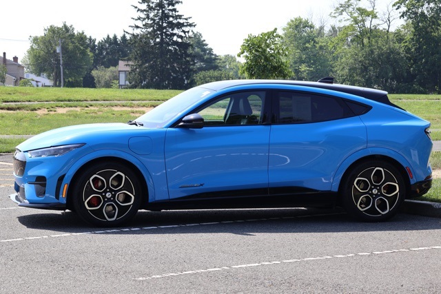 Vehicle image 10 of 29