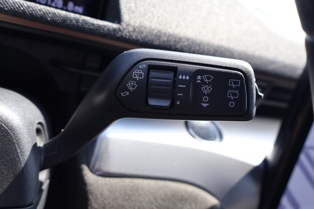 Vehicle image 27 of 29