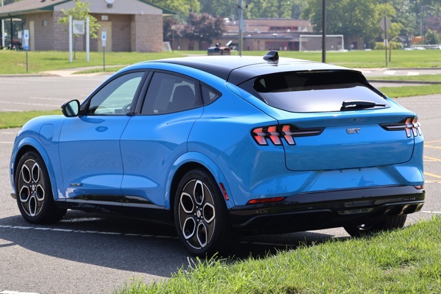 Vehicle image 8 of 29