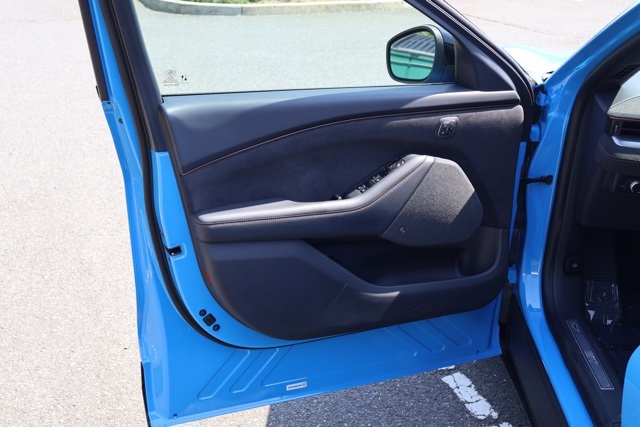 Vehicle image 21 of 29