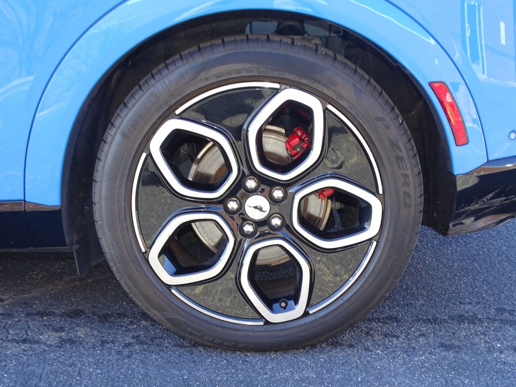 Vehicle image 35 of 36