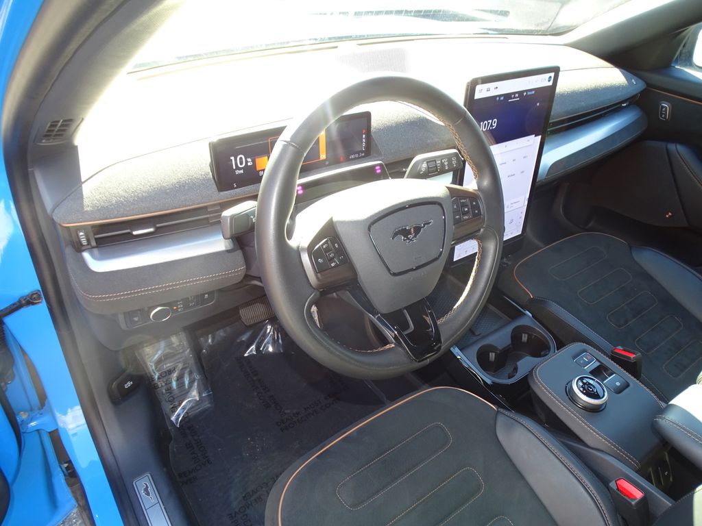 Vehicle image 20 of 36