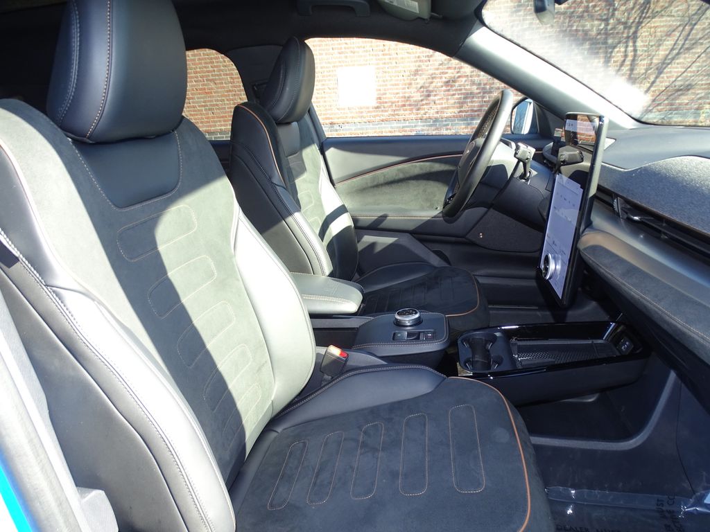 Vehicle image 12 of 36