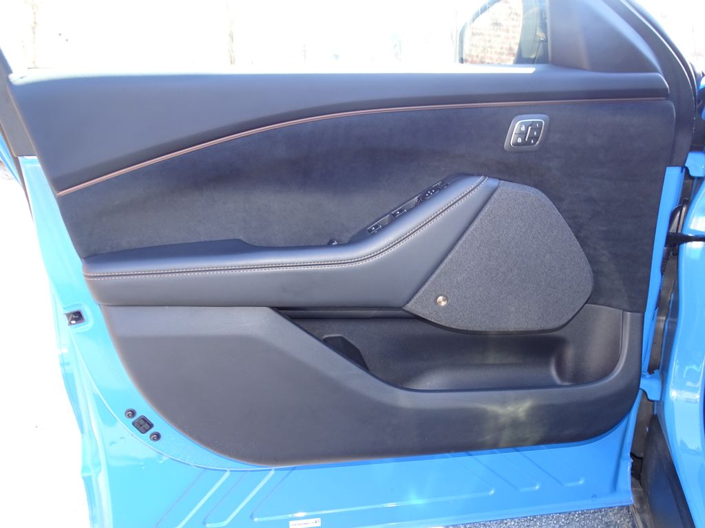 Vehicle image 13 of 36