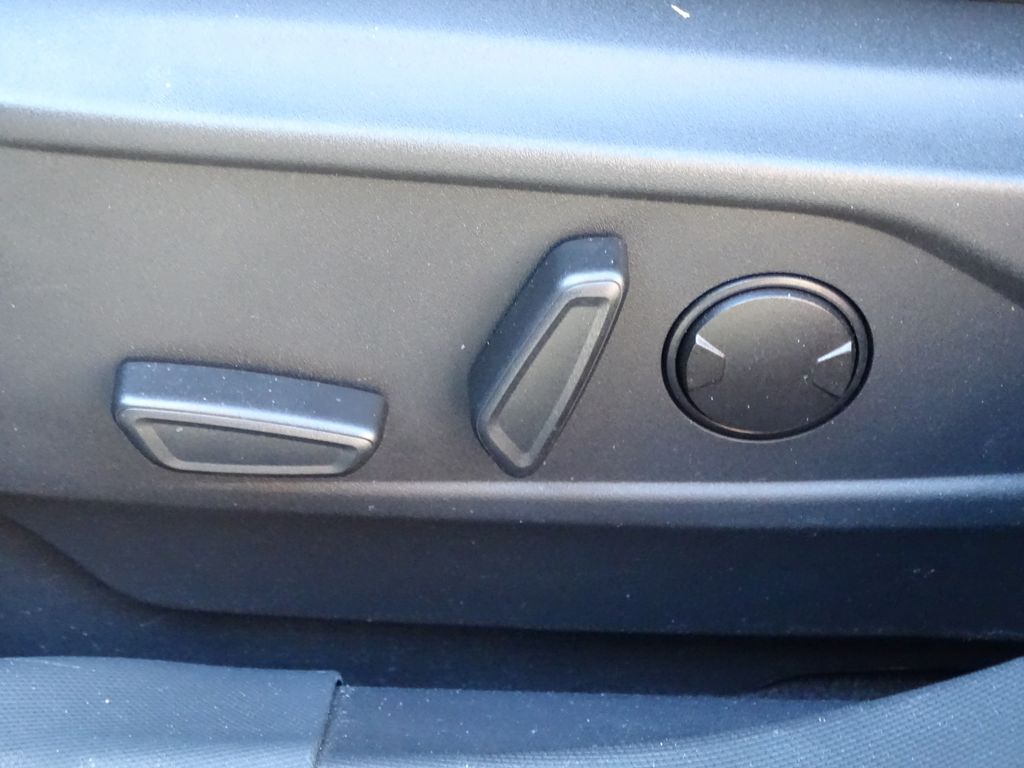 Vehicle image 17 of 36