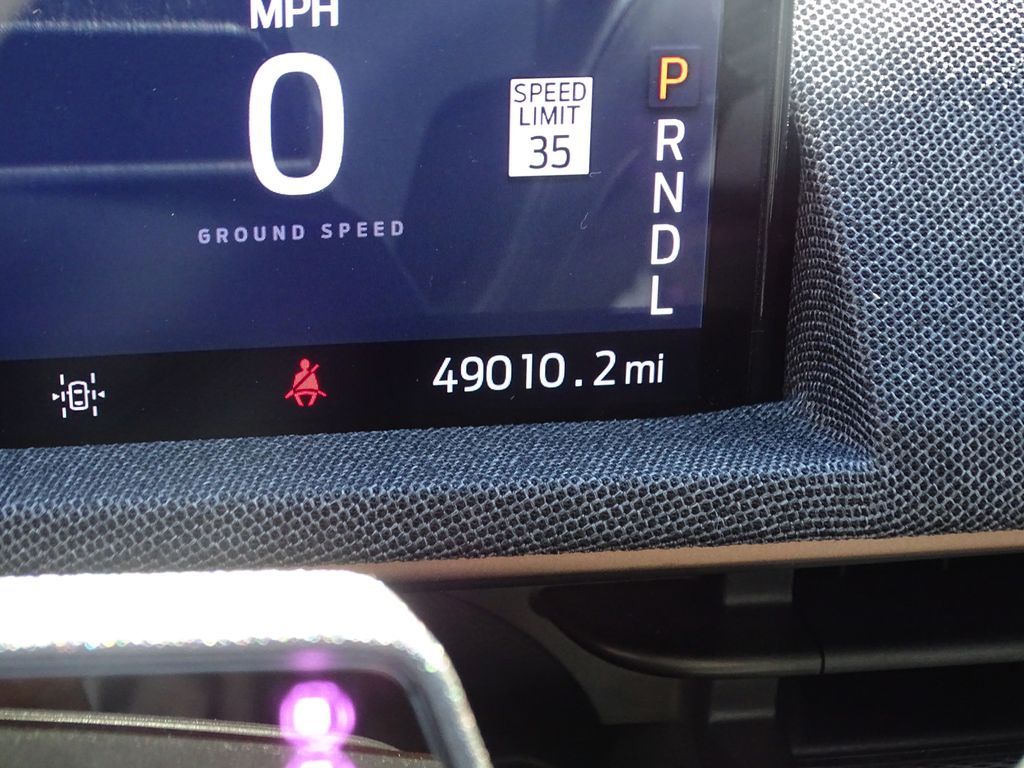 Vehicle image 33 of 36