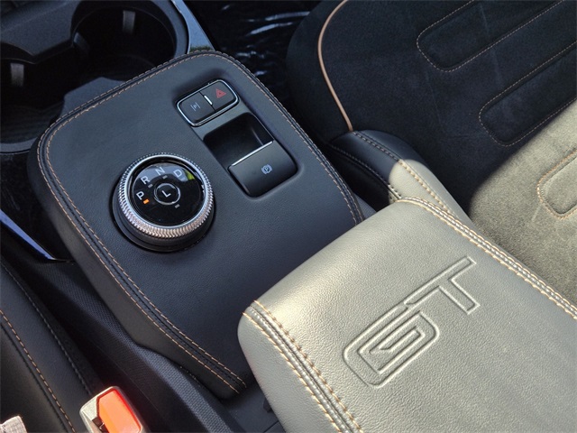Vehicle image 25 of 33