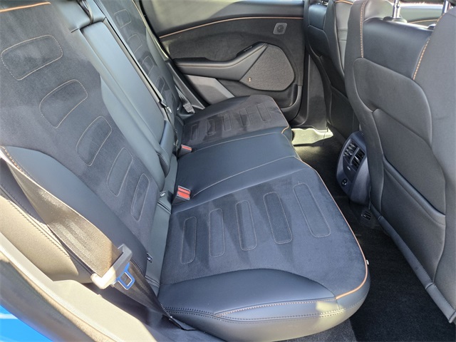 Vehicle image 16 of 33