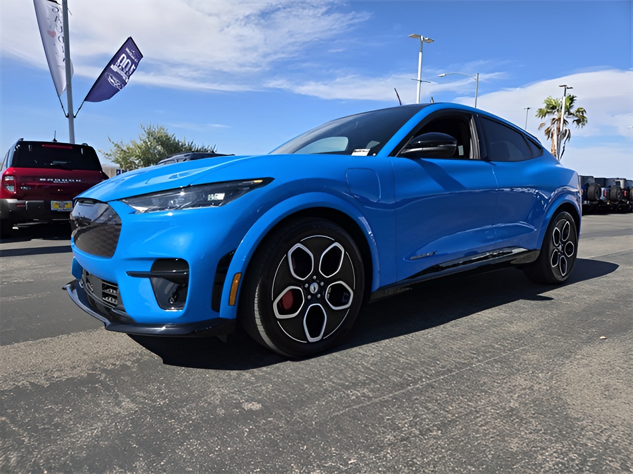 Vehicle image 27 of 33