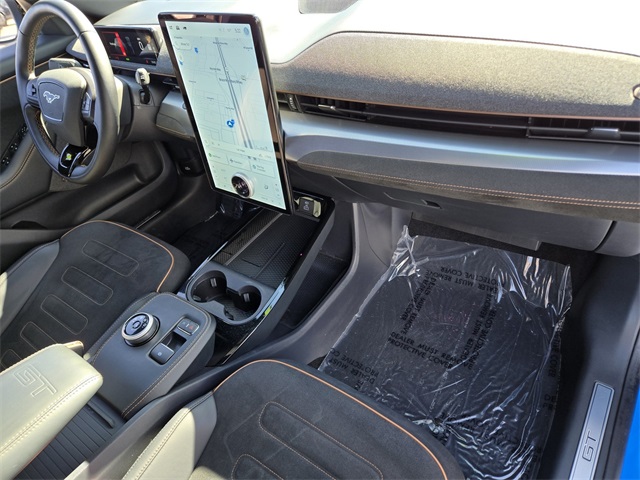 Vehicle image 18 of 33