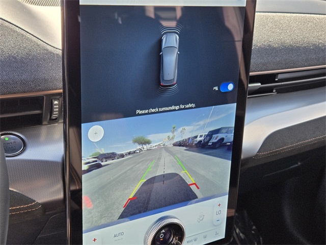 Vehicle image 24 of 33