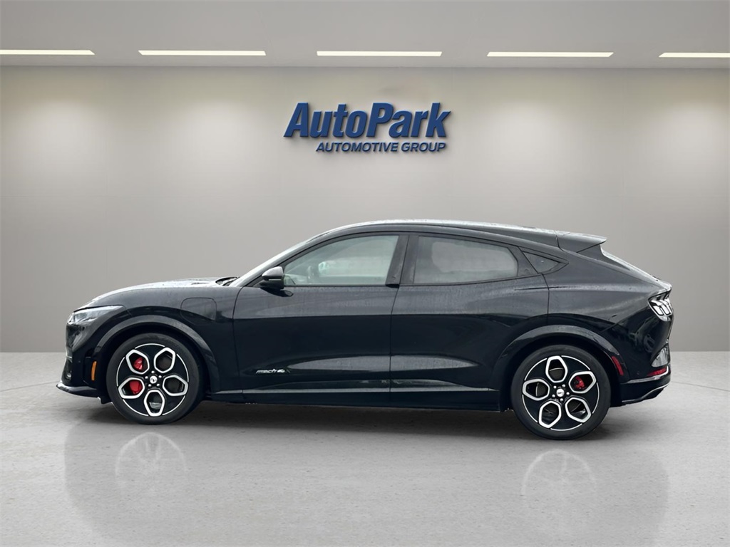 Vehicle image 8 of 34