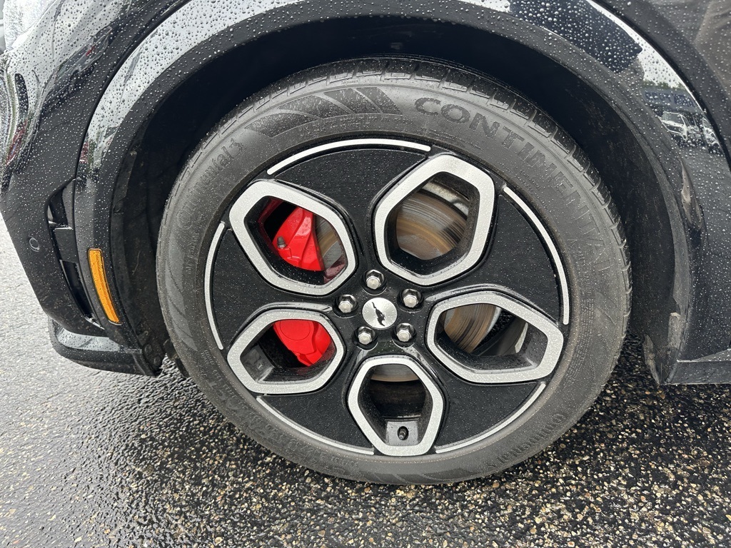 Vehicle image 32 of 34