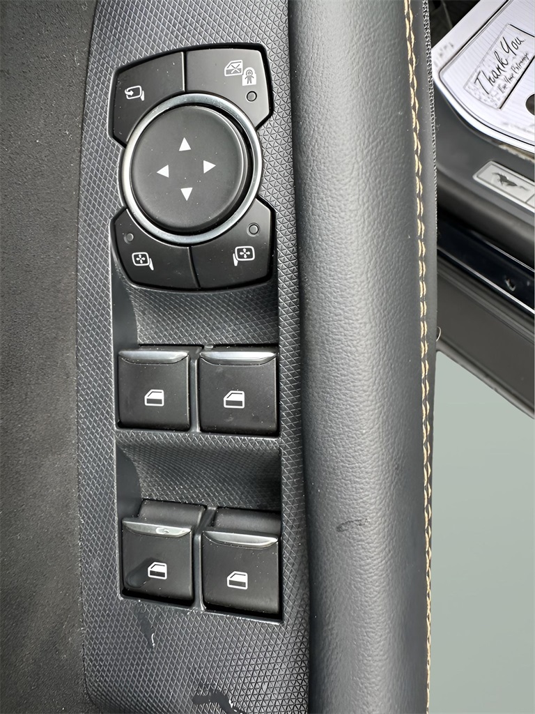 Vehicle image 20 of 34