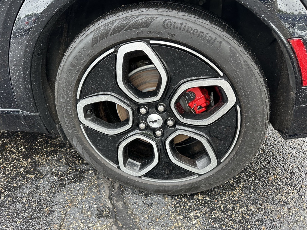 Vehicle image 31 of 34