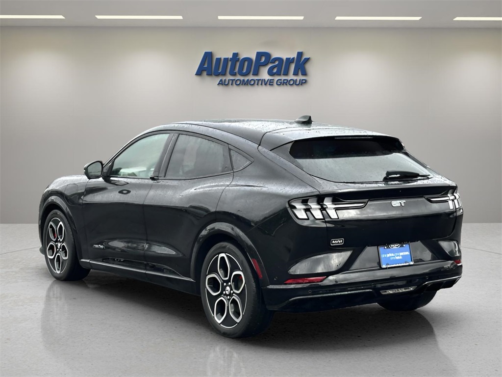 Vehicle image 7 of 34