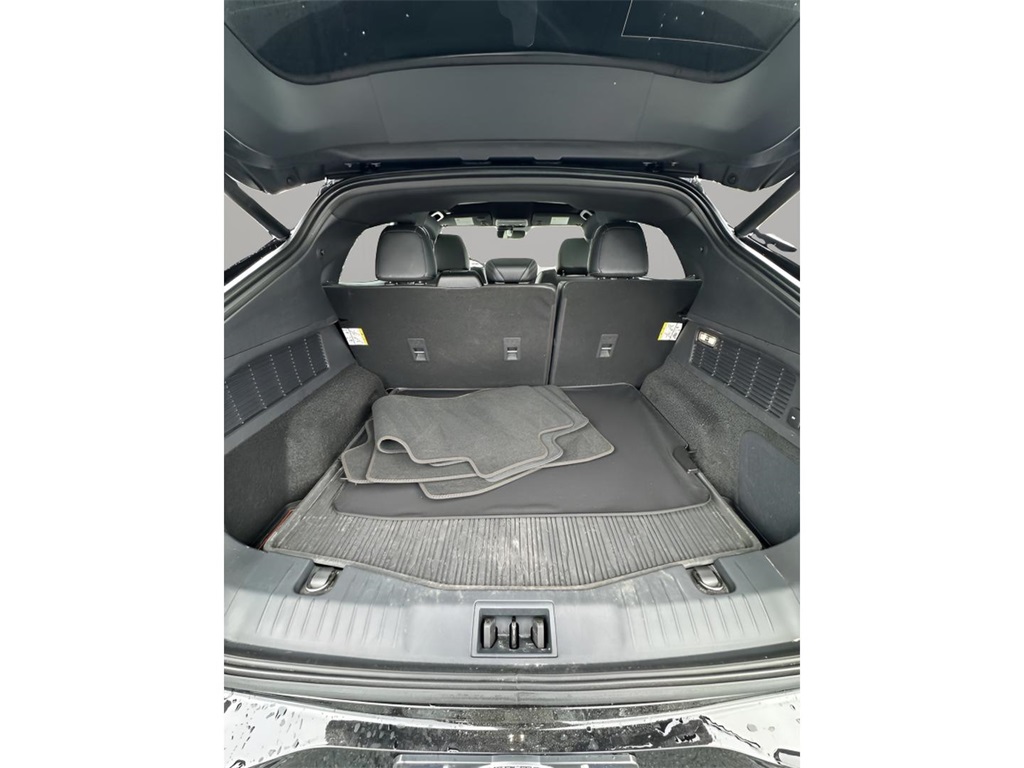 Vehicle image 14 of 34